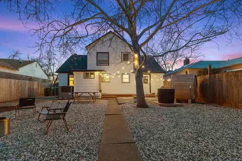 Exterior - 2095 Canal Dr, Redding, CA 96001 photo 6 of 7