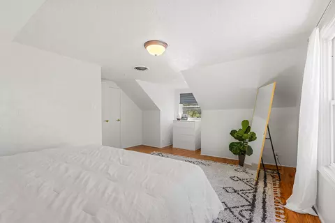 Bedroom - 2095 Canal Dr, Redding, CA 96001 photo 7 of 8