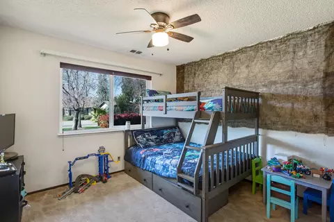 7037 Hermosa Way, Redding, CA 96002 photo 13