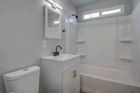 Bath - 2380 Nebula St, Redding, CA 96002 photo 1 of 1
