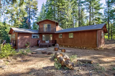 25973 Highlands Lake Rd, Lakehead, CA 96051