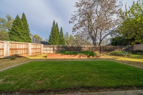 Exterior - 6615 Creekside St, Redding, CA 96001 photo 6 of 11