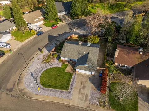 View/Area - 6615 Creekside St, Redding, CA 96001 photo 2 of 3