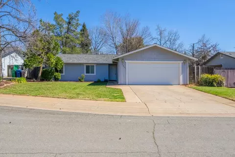 Exterior - 1051 Oakmont Dr, Redding, CA 96003 photo 2 of 14