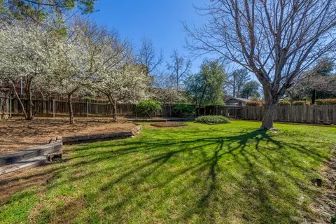 Exterior - 1051 Oakmont Dr, Redding, CA 96003 photo 8 of 14