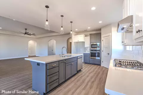 Kitchen - 3400 Federer Pkwy, Redding, CA 96002 photo 1 of 11
