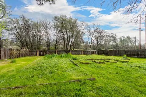 View/Area - 2007 Hope Ln, Redding, CA 96003 photo 1 of 1