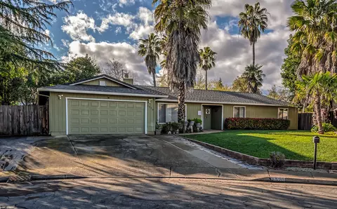 1520 Woodside Meadows Ct, Redding, CA 96002