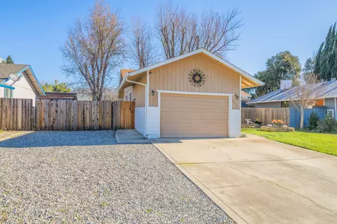 Exterior - 2555 Holly St, Anderson, CA 96007 photo 2 of 14