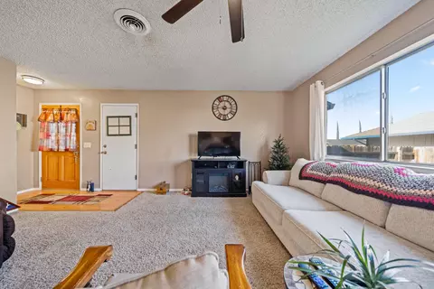 Living - 2555 Holly St, Anderson, CA 96007 photo 4 of 5