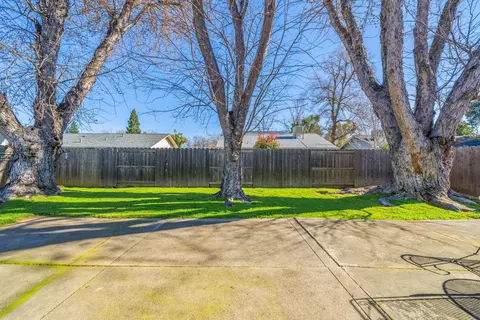 Exterior - 2555 Holly St, Anderson, CA 96007 photo 11 of 14