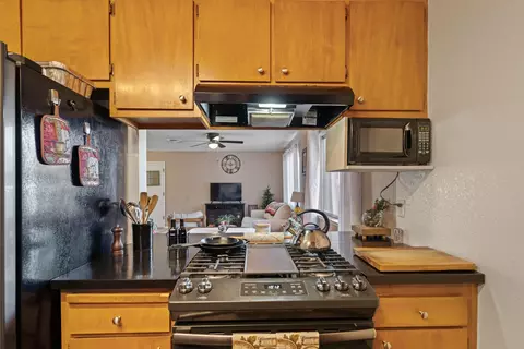 Kitchen - 2555 Holly St, Anderson, CA 96007 photo 5 of 5