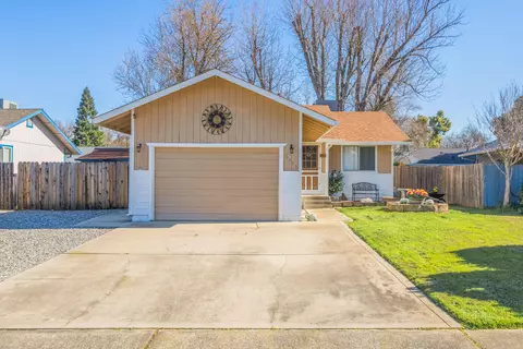 2555 Holly St, Anderson, CA 96007