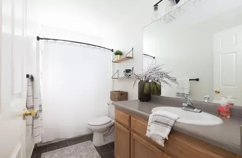 Bath - 775 Larie Ln, Red Bluff, CA 96080 photo 2 of 2