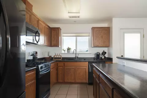 Kitchen - 775 Larie Ln, Red Bluff, CA 96080 photo 1 of 2