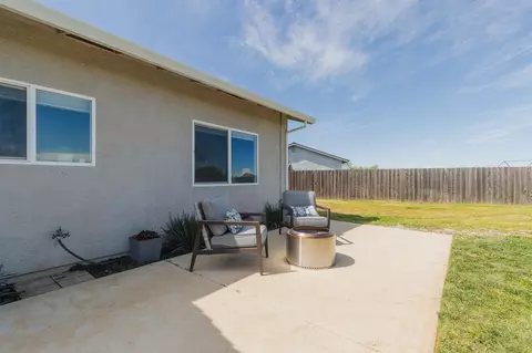 Exterior - 775 Larie Ln, Red Bluff, CA 96080 photo 3 of 5