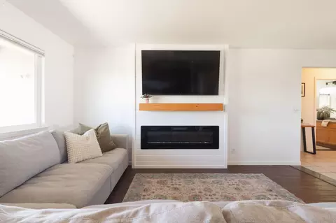 Living - 775 Larie Ln, Red Bluff, CA 96080 photo 2 of 2