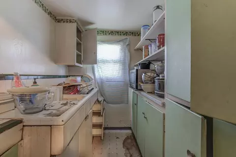 Kitchen - 620 Lincoln St, Red Bluff, CA 96080 photo 2 of 2
