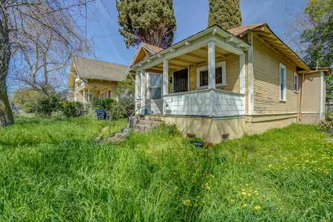 Exterior - 620 Lincoln St, Red Bluff, CA 96080 photo 2 of 10