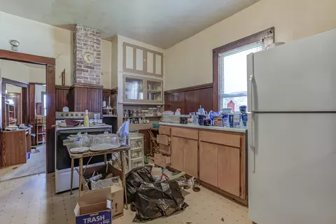 Kitchen - 620 Lincoln St, Red Bluff, CA 96080 photo 1 of 2