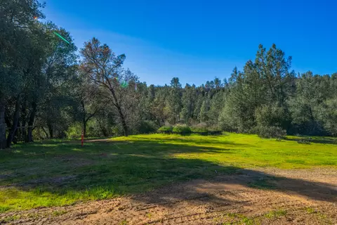 Exterior - 21622 W Elk Trl, Redding, CA 96003 photo 10 of 24