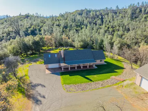 View/Area - 21622 W Elk Trl, Redding, CA 96003 photo 2 of 13