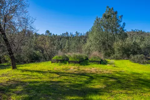 Exterior - 21622 W Elk Trl, Redding, CA 96003 photo 11 of 24