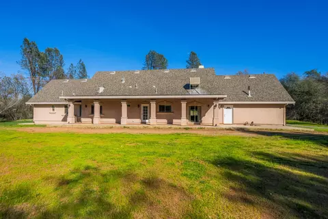 Exterior - 21622 W Elk Trl, Redding, CA 96003 photo 12 of 24