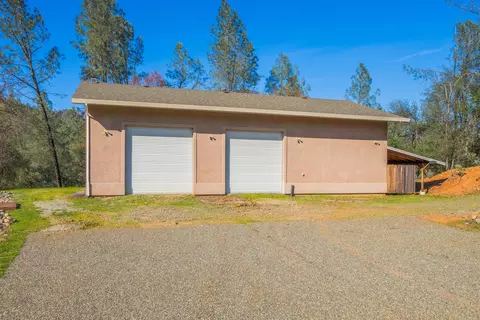 Exterior - 21622 W Elk Trl, Redding, CA 96003 photo 15 of 24