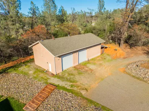 Exterior - 21622 W Elk Trl, Redding, CA 96003 photo 2 of 24