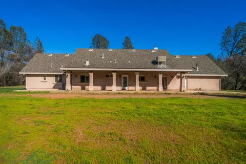 Exterior - 21622 W Elk Trl, Redding, CA 96003 photo 7 of 24