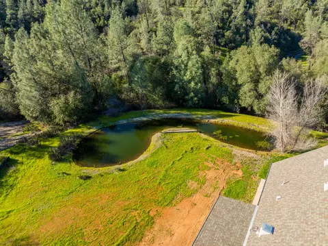 View/Area - 21622 W Elk Trl, Redding, CA 96003 photo 11 of 13