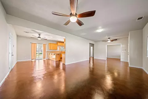 Living - 21622 W Elk Trl, Redding, CA 96003 photo 2 of 2