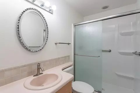 Bath - 530 Joaquin Ave, Redding, CA 96002 photo 3 of 5