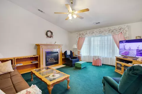 Living - 2473 Maywood Ln, Redding, CA 96003 photo 2 of 2