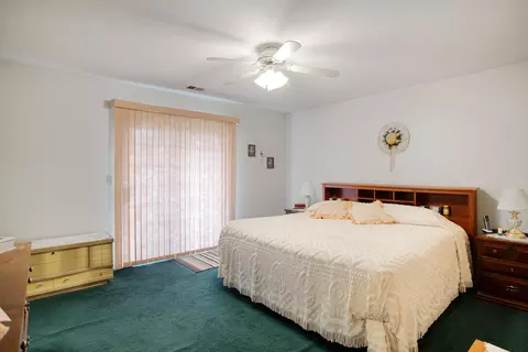 Bedroom - 2473 Maywood Ln, Redding, CA 96003 photo 3 of 3