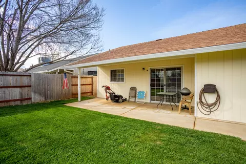 Exterior - 2473 Maywood Ln, Redding, CA 96003 photo 3 of 9