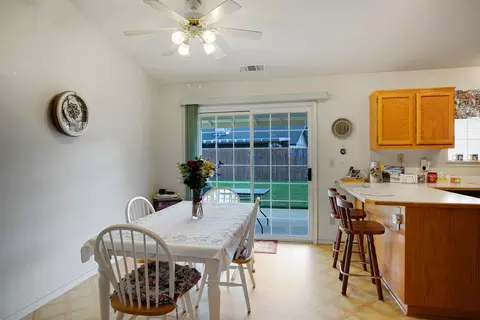 Kitchen - 2473 Maywood Ln, Redding, CA 96003 photo 2 of 5