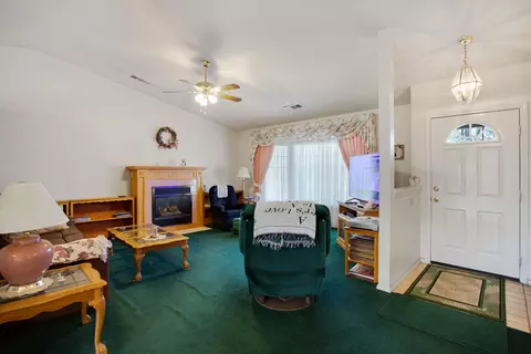 Living - 2473 Maywood Ln, Redding, CA 96003 photo 1 of 2
