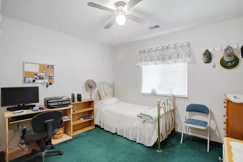 Bedroom - 2473 Maywood Ln, Redding, CA 96003 photo 1 of 3