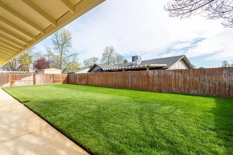 Exterior - 2473 Maywood Ln, Redding, CA 96003 photo 2 of 9