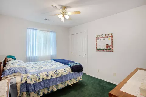 Bedroom - 2473 Maywood Ln, Redding, CA 96003 photo 2 of 3
