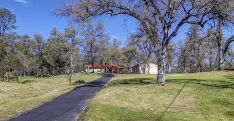 View/Area - 8476 Rocklin Way, Redding, CA 96001 photo 2 of 7