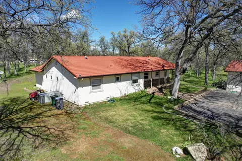Exterior - 8476 Rocklin Way, Redding, CA 96001 photo 10 of 17