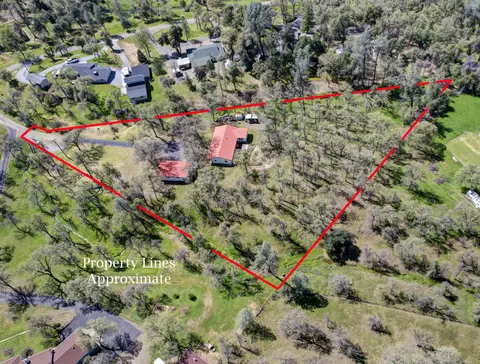 View/Area - 8476 Rocklin Way, Redding, CA 96001 photo 5 of 7
