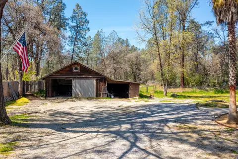 1562 Lake Blvd, Redding, CA 96003 photo 2