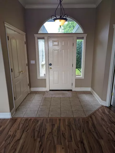 Entry Way - 2829 Aspen Glow Ln, Redding, CA 96001 photo 1 of 2