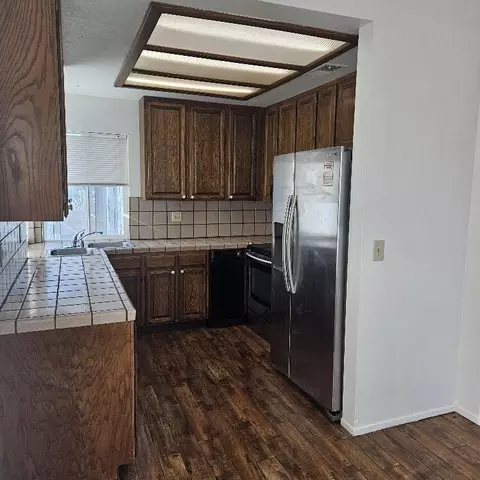 Kitchen - 426 Ridgecrest Trl #224, Redding, CA 96003 photo 2 of 2