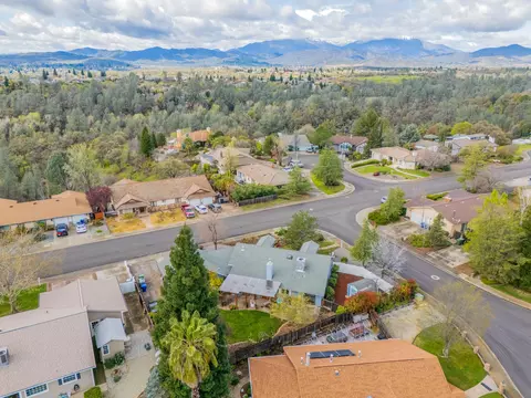 View/Area - 819 Cardiff Ct, Redding, CA 96003 photo 3 of 6