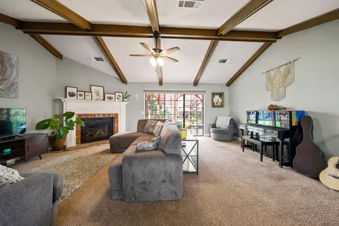 Living - 819 Cardiff Ct, Redding, CA 96003 photo 4 of 5